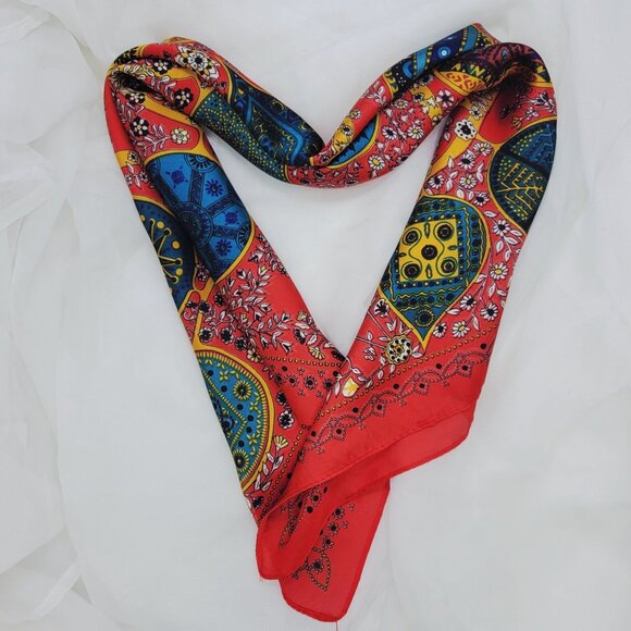 ❤️New Elegant Bandana Square Scarf Silky Satin Red Floral Wrap Stylish luxurious - Picture 4 of 8